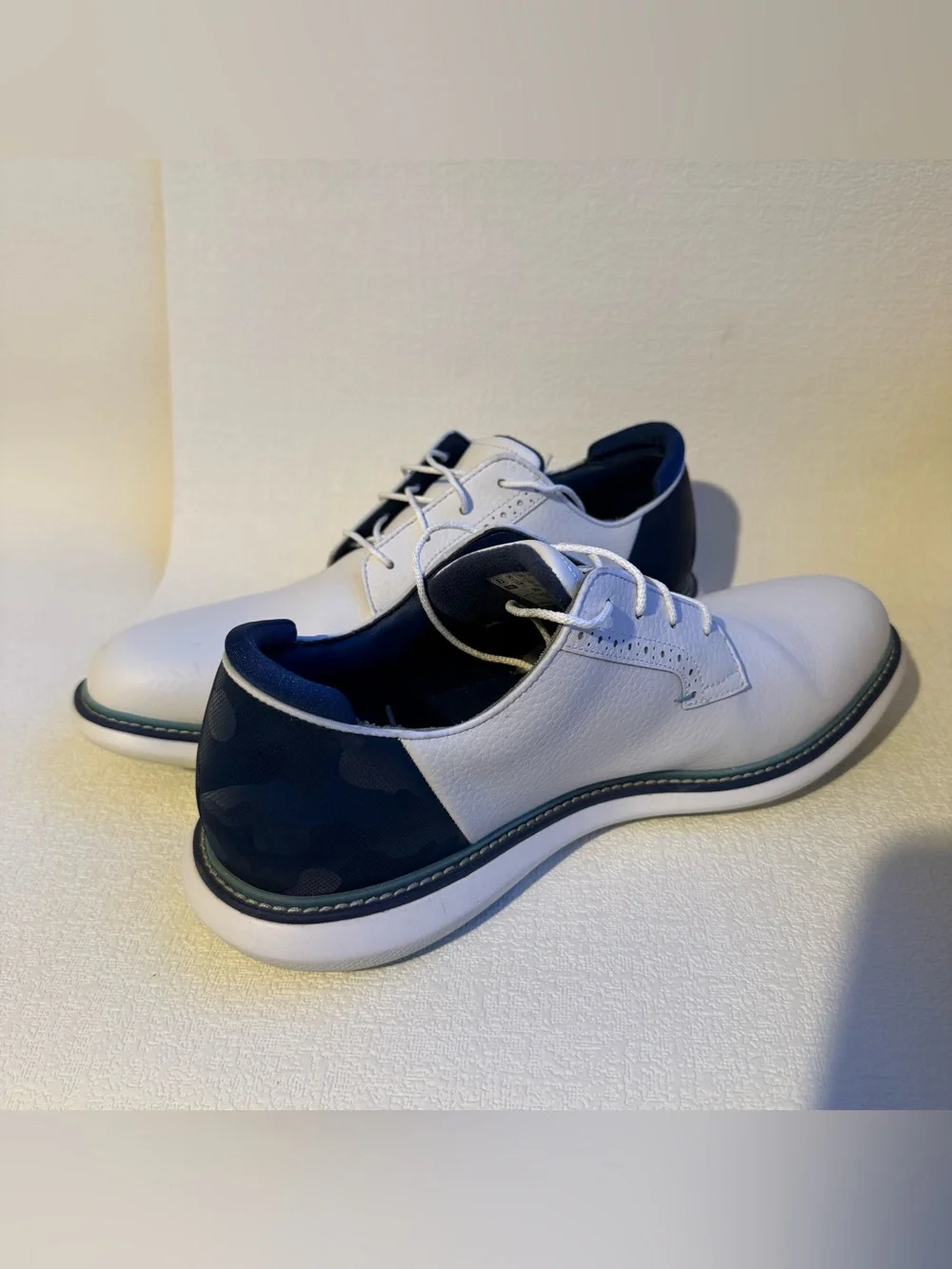FootJoy Men’s Golf Shoes Size 13 White Navy Spikeless Casual 57977